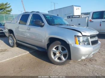  Salvage Chevrolet Avalanche