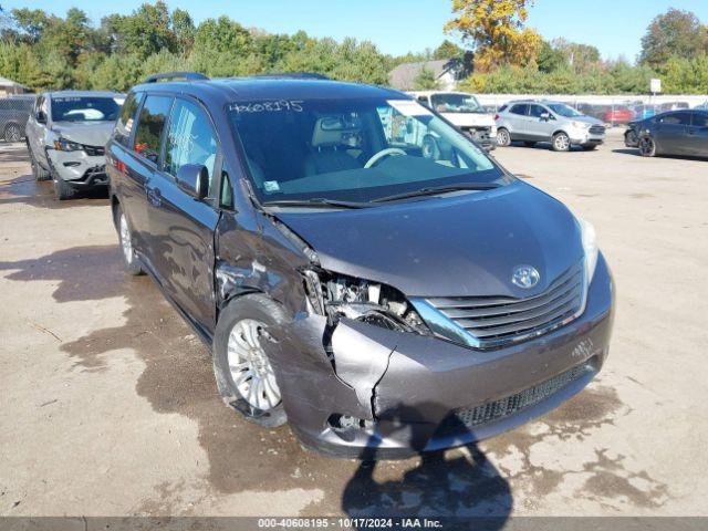  Salvage Toyota Sienna