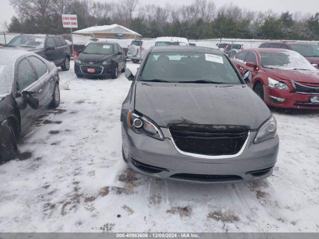  Salvage Chrysler 200