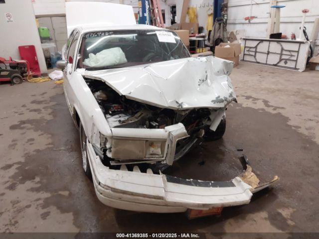  Salvage Lincoln Towncar