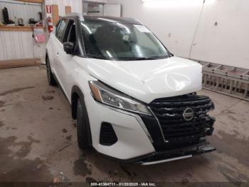  Salvage Nissan Kicks