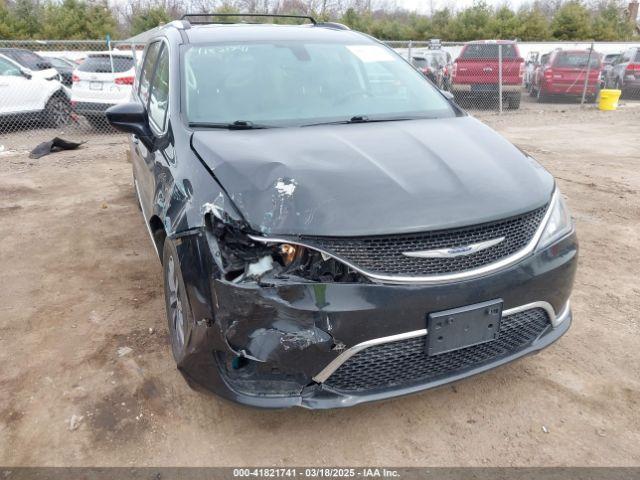  Salvage Chrysler Pacifica