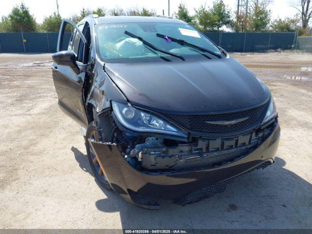  Salvage Chrysler Pacifica
