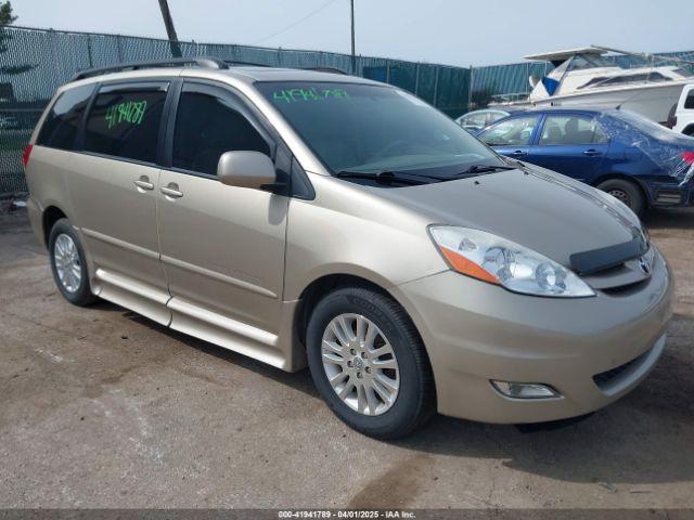  Salvage Toyota Sienna