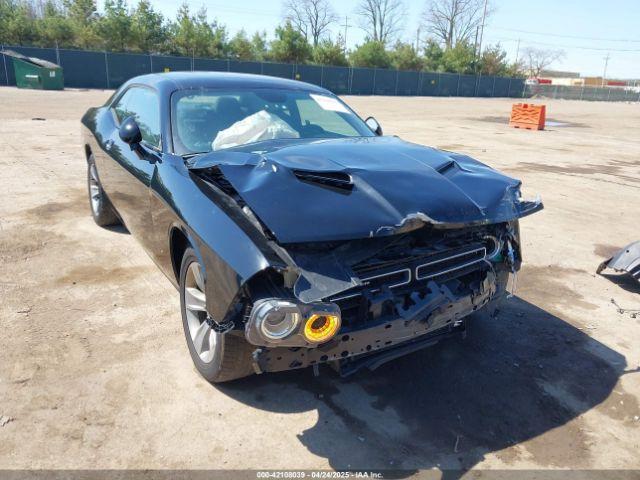  Salvage Dodge Challenger
