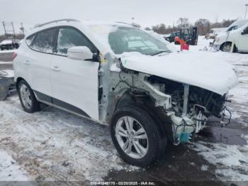  Salvage Hyundai TUCSON