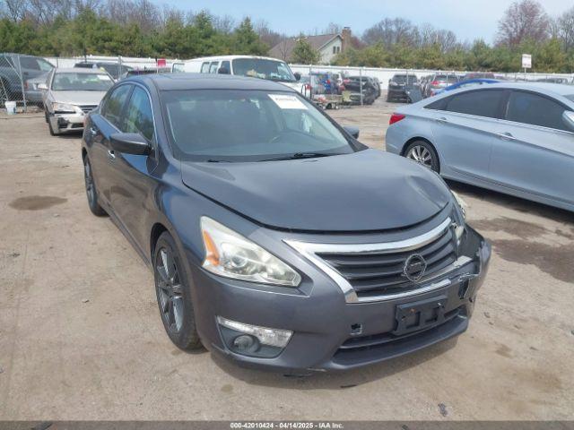  Salvage Nissan Altima