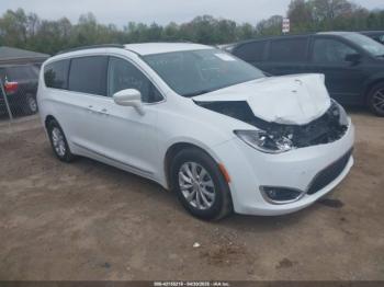  Salvage Chrysler Pacifica