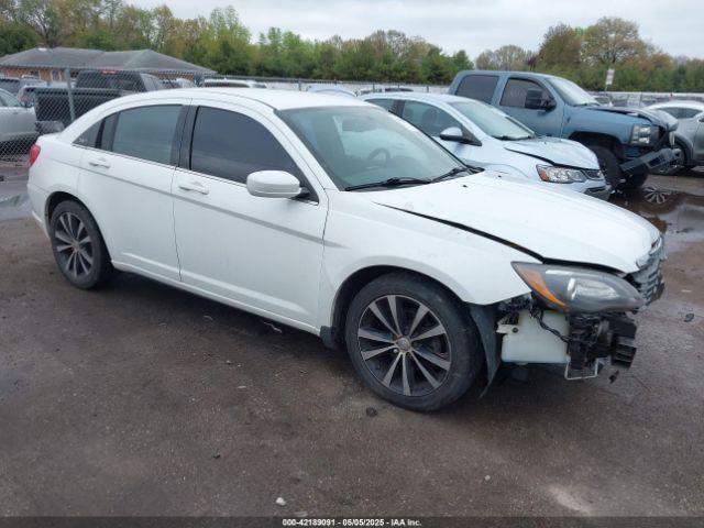  Salvage Chrysler 200