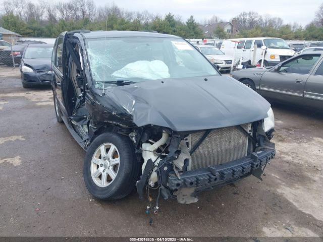  Salvage Chrysler Town & Country