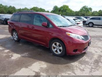  Salvage Toyota Sienna