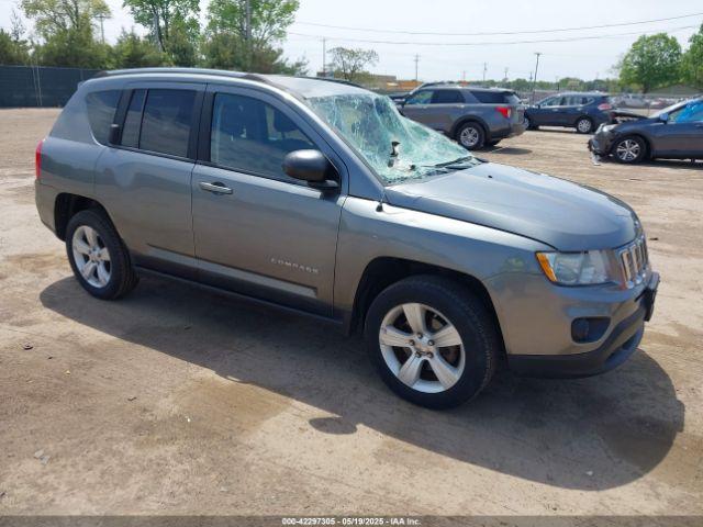  Salvage Jeep Compass