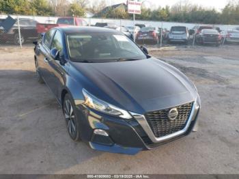  Salvage Nissan Altima