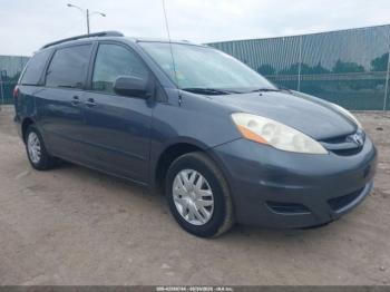  Salvage Toyota Sienna
