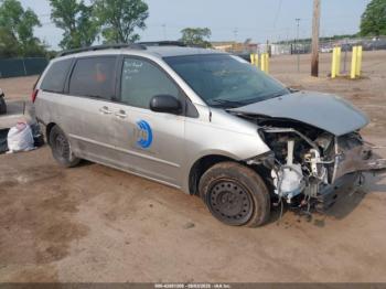  Salvage Toyota Sienna