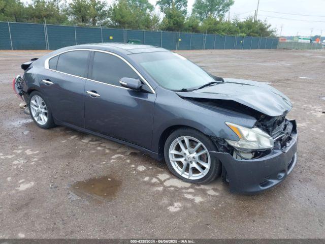  Salvage Nissan Maxima