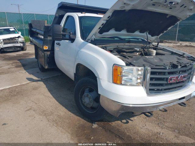  Salvage General Motors Sierra 3500hd Chassis