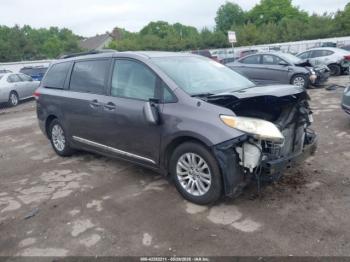  Salvage Toyota Sienna