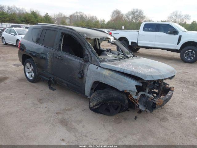  Salvage Jeep Compass