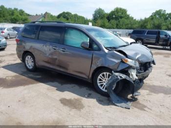  Salvage Toyota Sienna