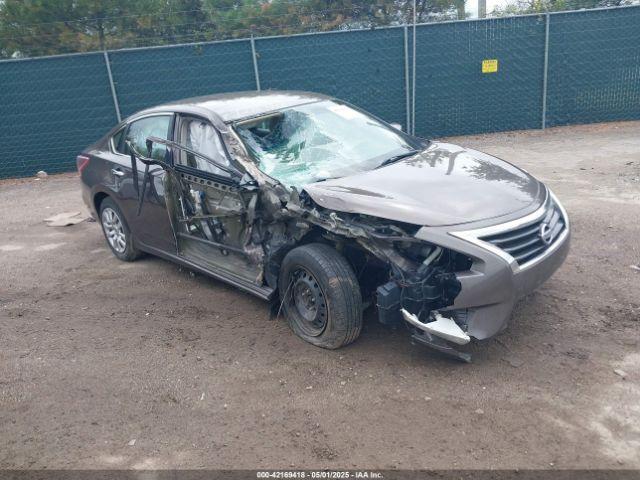  Salvage Nissan Altima