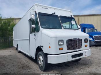  Salvage Freightliner Chassis
