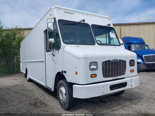  Salvage Freightliner Chassis