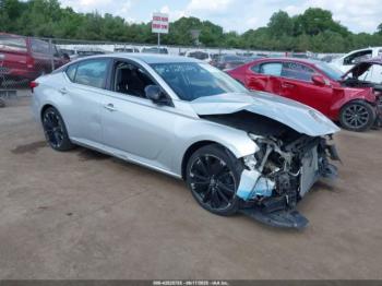  Salvage Nissan Altima