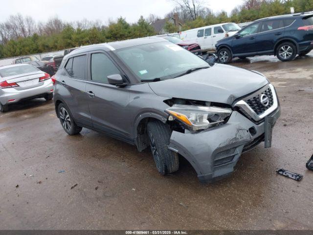  Salvage Nissan Kicks
