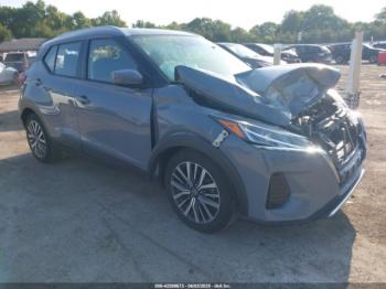  Salvage Nissan Kicks