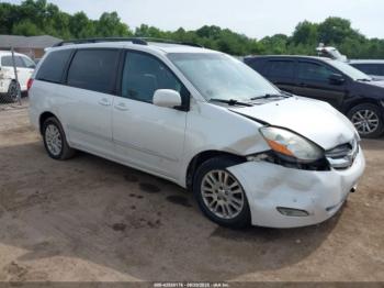  Salvage Toyota Sienna