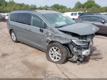  Salvage Chrysler Pacifica