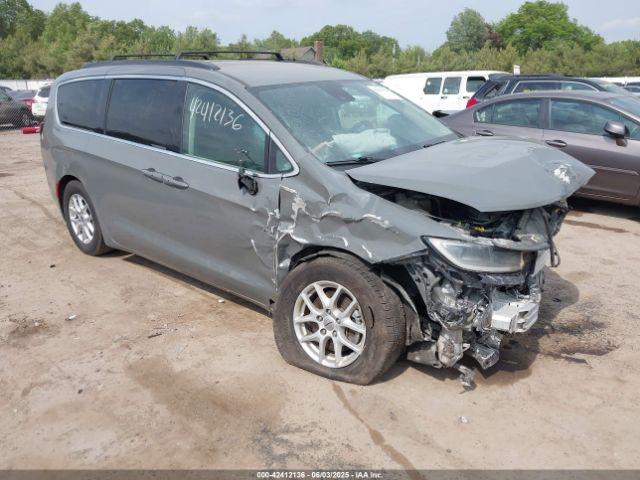  Salvage Chrysler Pacifica