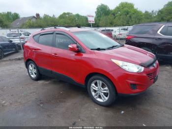  Salvage Hyundai TUCSON