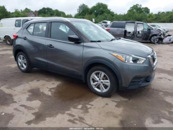  Salvage Nissan Kicks