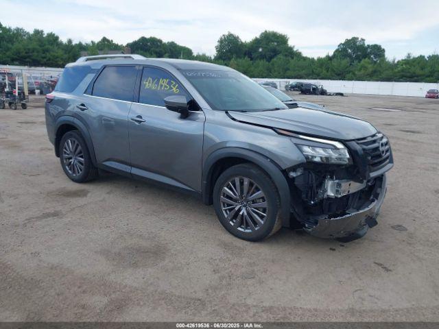 Salvage Nissan Pathfinder