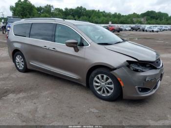  Salvage Chrysler Pacifica