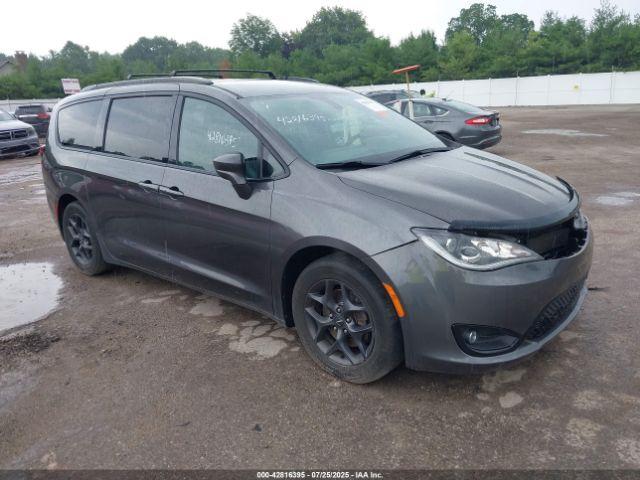  Salvage Chrysler Pacifica