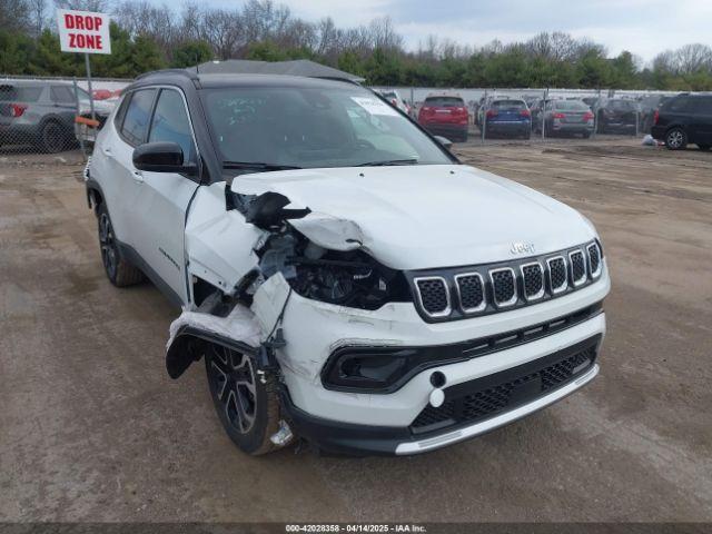  Salvage Jeep Compass