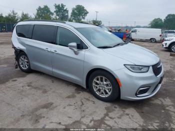  Salvage Chrysler Pacifica