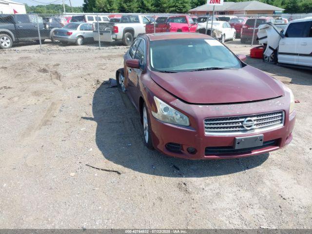  Salvage Nissan Maxima
