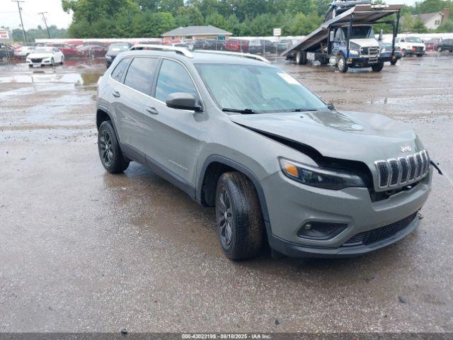  Salvage Jeep Cherokee