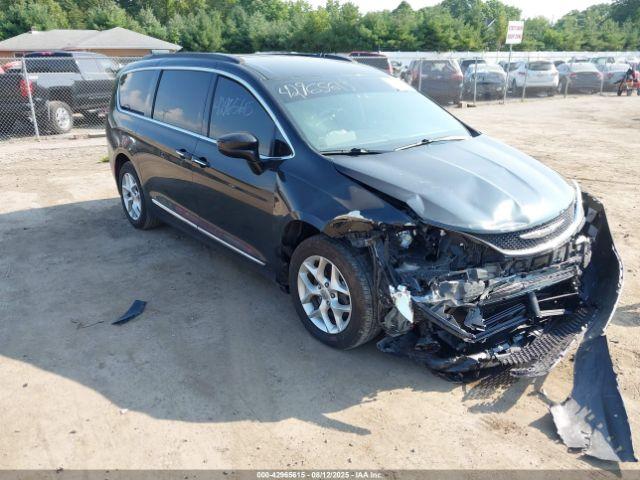  Salvage Chrysler Pacifica