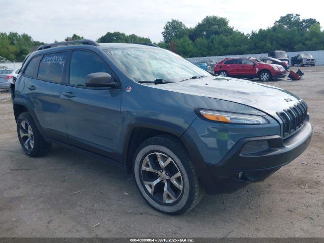  Salvage Jeep Cherokee