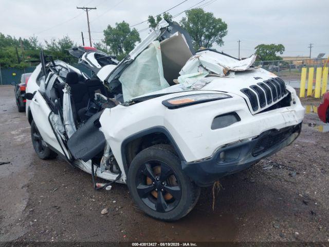  Salvage Jeep Cherokee