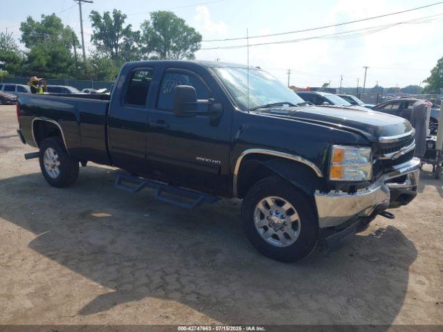  Salvage Chevrolet Silverado 2500