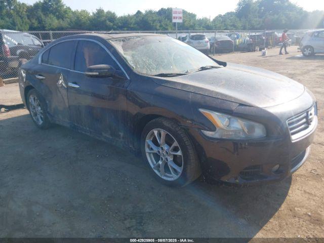  Salvage Nissan Maxima