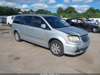  Salvage Chrysler Town & Country