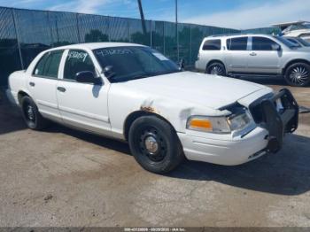  Salvage Ford Crown Victoria