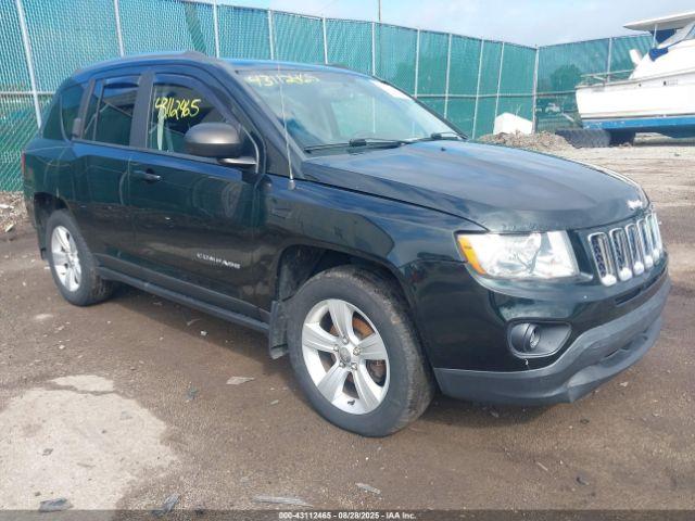  Salvage Jeep Compass